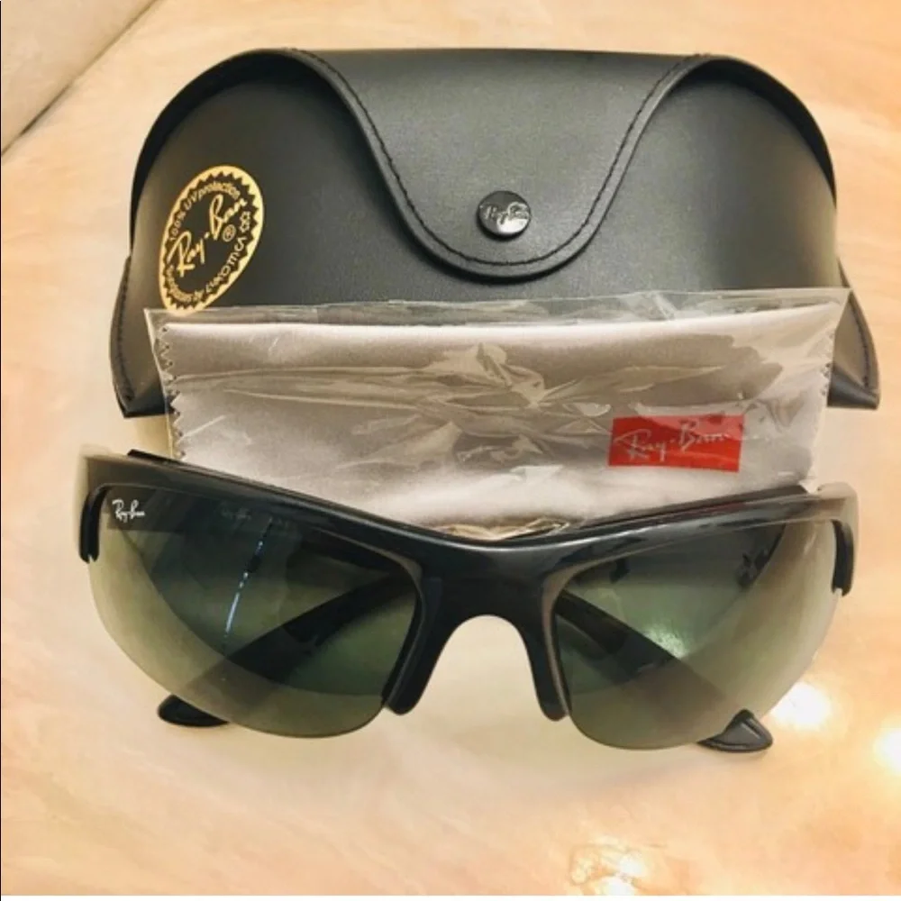 Ray bans NWT and case no damage